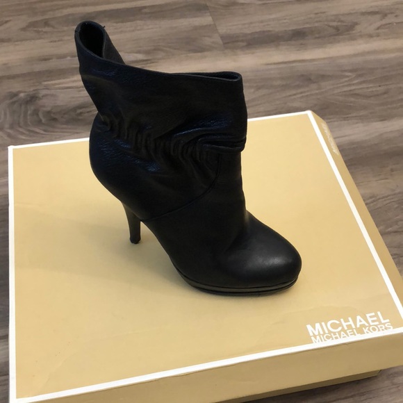 Vintage Michael Kors woman’s bootie-Black - Picture 1 of 4